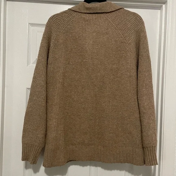 American Eagle Outfitters Tan V-Neck Sweater - Picture 2 of 3